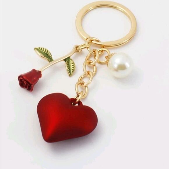 3 for $26 - Gold Heart & Rose Keychain - Picture 1 of 3